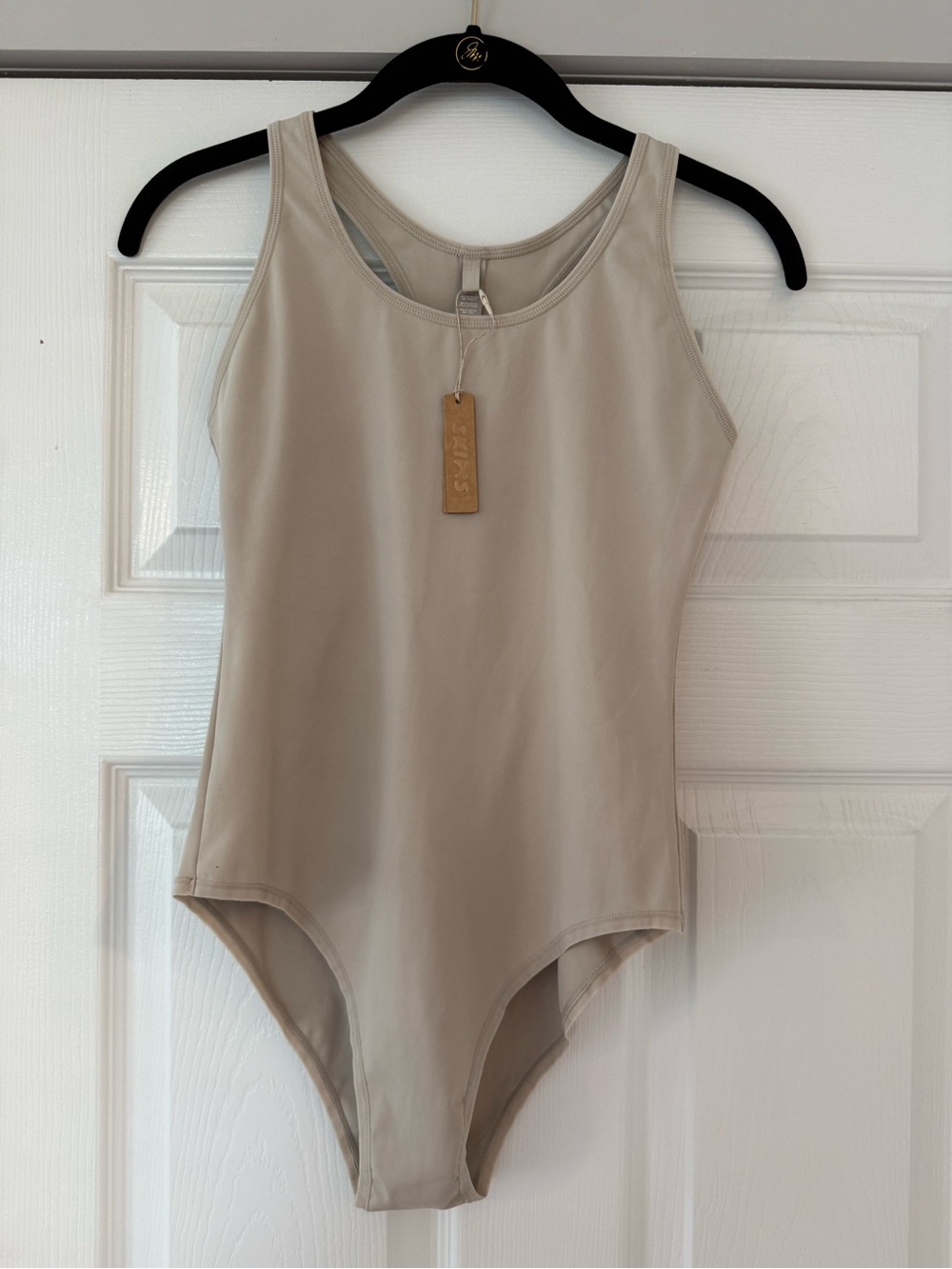 NWT SKIMS Open Back Bodysuit Stone Size M Medium